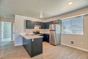 2818 Meridian Ave E in Edgewood, WA - Building Photo