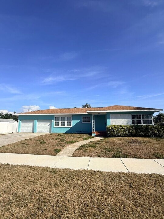 401 N Lincoln Ave in Clearwater, FL - Building Photo