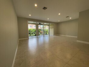 6817 Via Regina in Boca Raton, FL - Building Photo - Building Photo