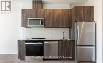 770 Whitlock Ave in Milton, ON - Building Photo - Building Photo