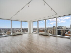 340 W Diversey Pkwy in Chicago, IL - Building Photo - Building Photo