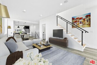 421 S Wilton Pl in Los Angeles, CA - Building Photo - Building Photo