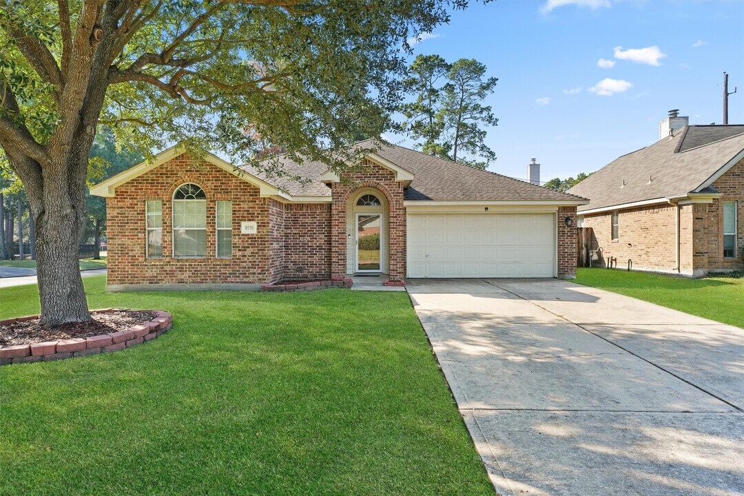 9519 Rodgers Rd in Houston, TX - Foto de edificio