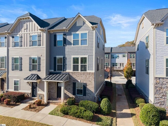 property at 23 Itasca Dr