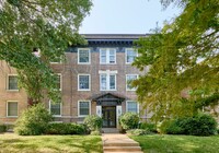 1 Brookings Dr in St. Louis, MO - Foto de edificio - Building Photo