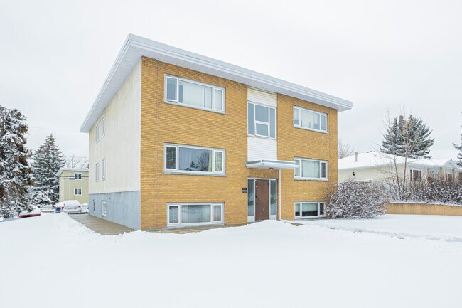 1003 40 Av NW