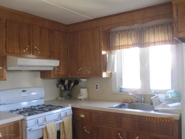 508 Brighton Ave-Unit -rear in Spring Lake, NJ - Building Photo - Building Photo