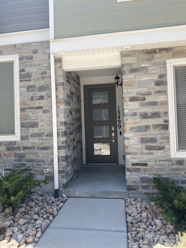 15499 Aqua Mountain Ln in Bluffdale, UT - Foto de edificio - Building Photo