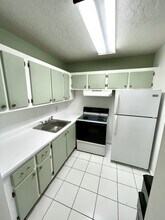 201 Canterbury I in West Palm Beach, FL - Building Photo - Building Photo