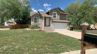 210 Wallace St in Colorado Springs, CO - Building Photo