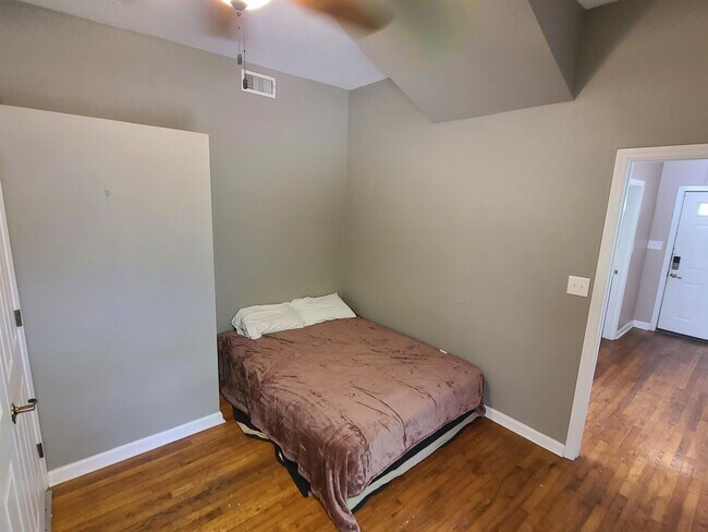 207 Edwards St in Tallahassee, FL - Building Photo - Building Photo