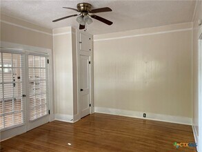 420 W San Antonio St in San Marcos, TX - Building Photo - Building Photo