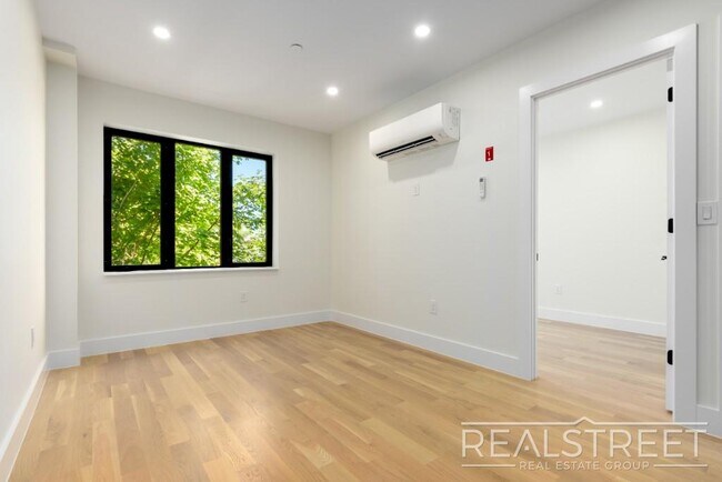 Brand New Penthouse 2 Bed 2 Bath in Bed St in Brooklyn, NY - Building Photo - Building Photo