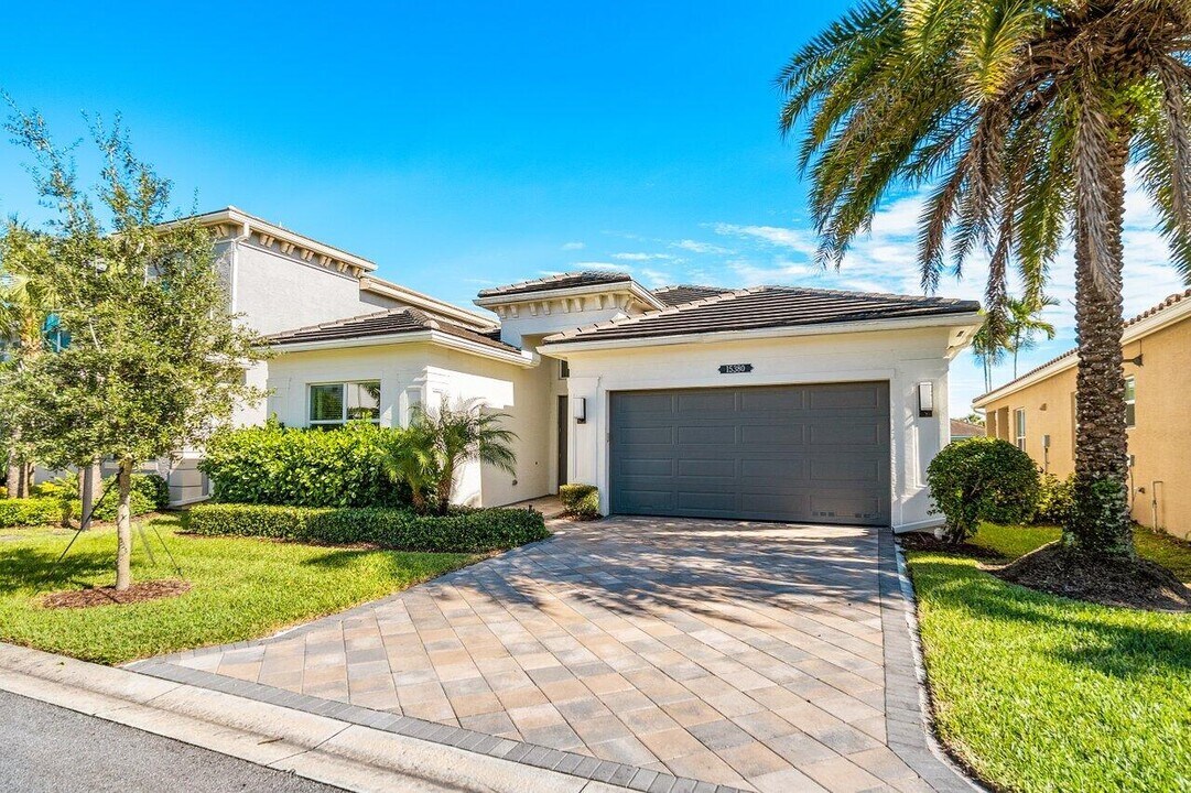 15380 Blue River Rd in Delray Beach, FL - Building Photo