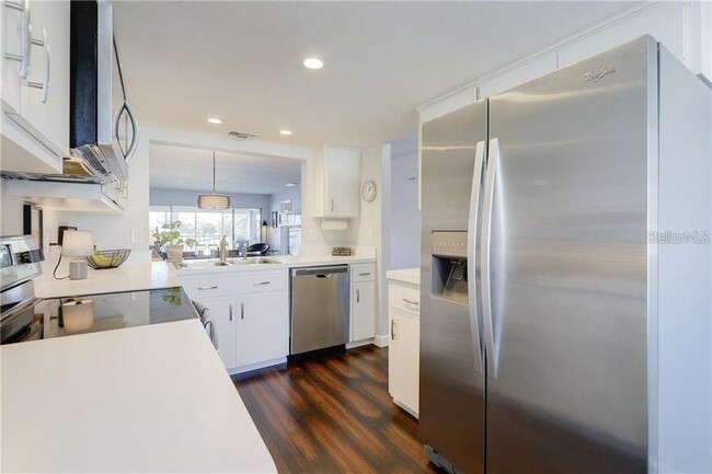 5210 Wedgewood Ln in Sarasota, FL - Building Photo - Building Photo