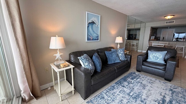 7205 Thomas Dr in Panama City Beach, FL - Building Photo - Building Photo