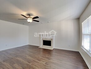 2034 Fiona Way in Spring Hill, TN - Building Photo - Building Photo
