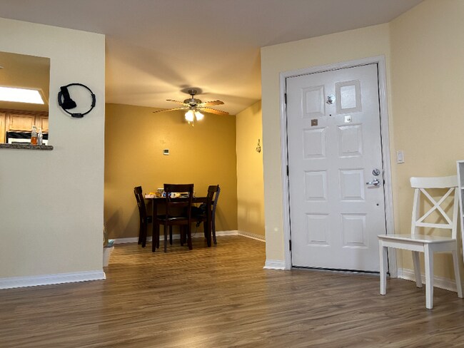 12019 Alta Carmel Ct in San Diego, CA - Building Photo - Building Photo