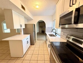 2227 Crockett Dr in Carrollton, TX - Building Photo - Building Photo