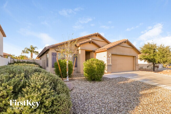 18160 W Saguaro Ln in Surprise, AZ - Building Photo - Building Photo