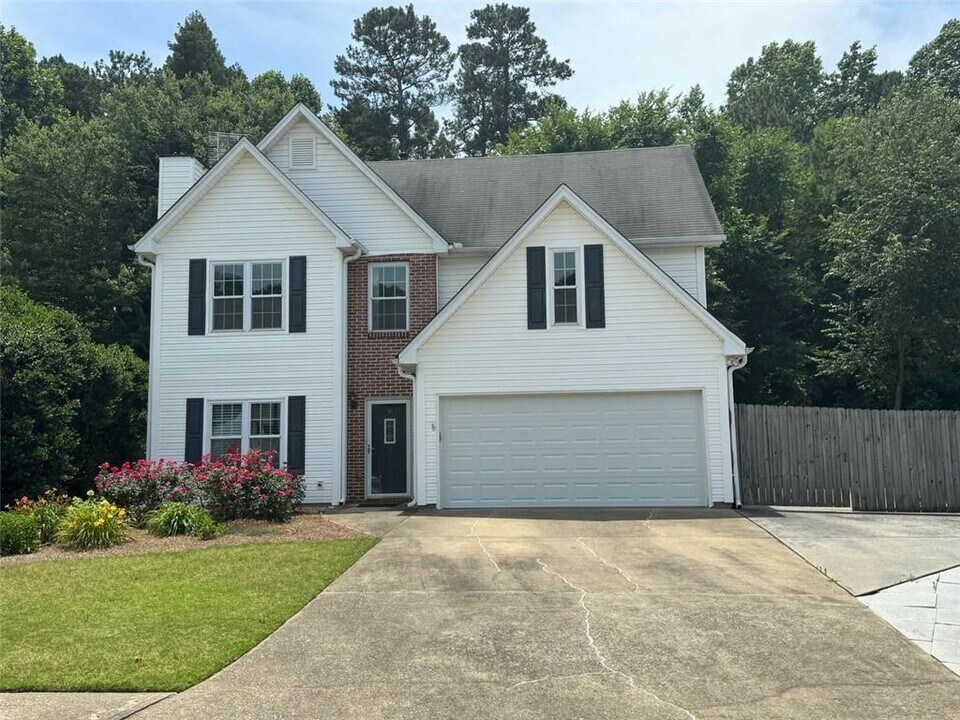 2910 Arden Ridge Dr in Suwanee, GA - Building Photo