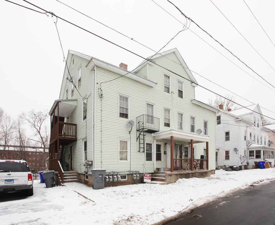 35-43 Asnuntuck St in Enfield, CT - Building Photo