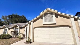 7811 Bay Cedar Dr in Orlando, FL - Building Photo