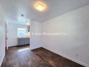 4514 Linden Ave-Unit -Unit A in Long Beach, CA - Building Photo - Building Photo