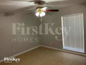 418 Thistle Dr in Garland, TX - Foto de edificio - Building Photo