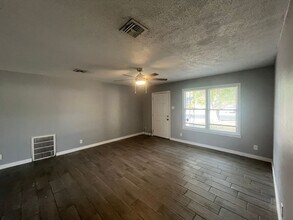10833 Mayfield Dr in Corpus Christi, TX - Building Photo - Building Photo