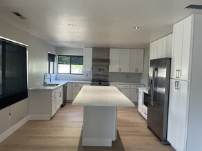 29881 S Chrisman Rd in Tracy, CA - Building Photo - Building Photo