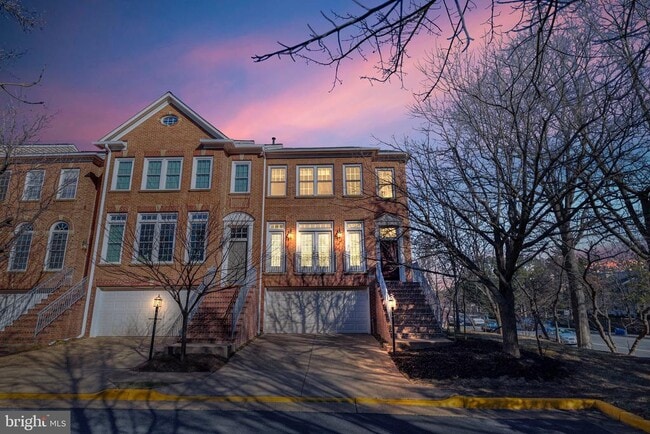 1817 Fallbrook Ln in Vienna, VA - Building Photo - Building Photo