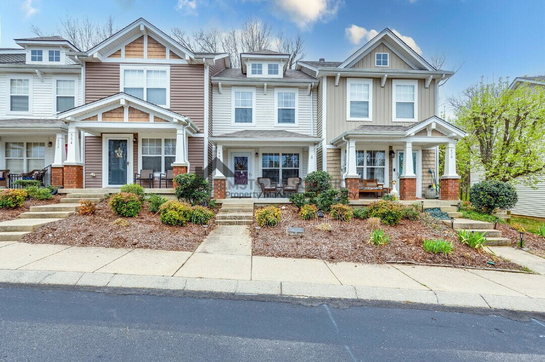 668 Flintlock Ct in Nashville, TN - Building Photo