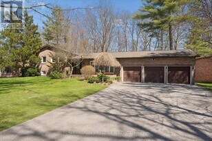 21 Artesian Ave in East Gwillimbury, ON - Building Photo