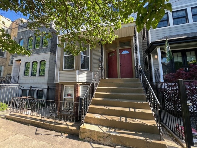 property at 2335 W Barry Ave