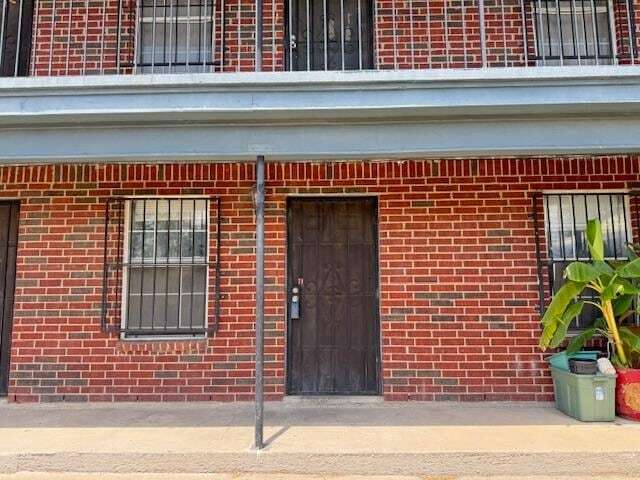 103 Mims Ave in Laredo, TX - Foto de edificio