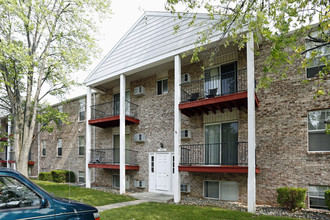 Oak Hill Apartments in Toledo, OH - Foto de edificio - Building Photo