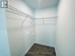 327-3327 King St W in Toronto, ON - Building Photo - Building Photo