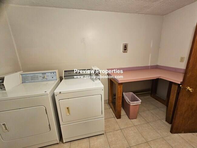 150 Barham Ave, Unit 2 in Quincy, MA - Building Photo - Building Photo