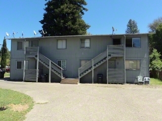 89 Bush St in Willits, CA - Building Photo