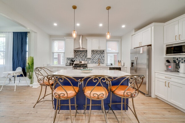 2633 Broadway Ave in Pittsburgh, PA - Building Photo - Building Photo