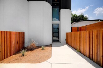 7809 Woodrow Ave in Austin, TX - Building Photo - Building Photo