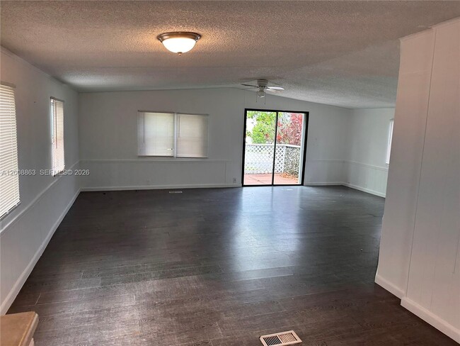 3028 SW 50th St in Fort Lauderdale, FL - Building Photo - Building Photo