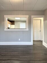 1430 9th St, Unit Upper (1430.5) in Charleston, IL - Foto de edificio - Building Photo