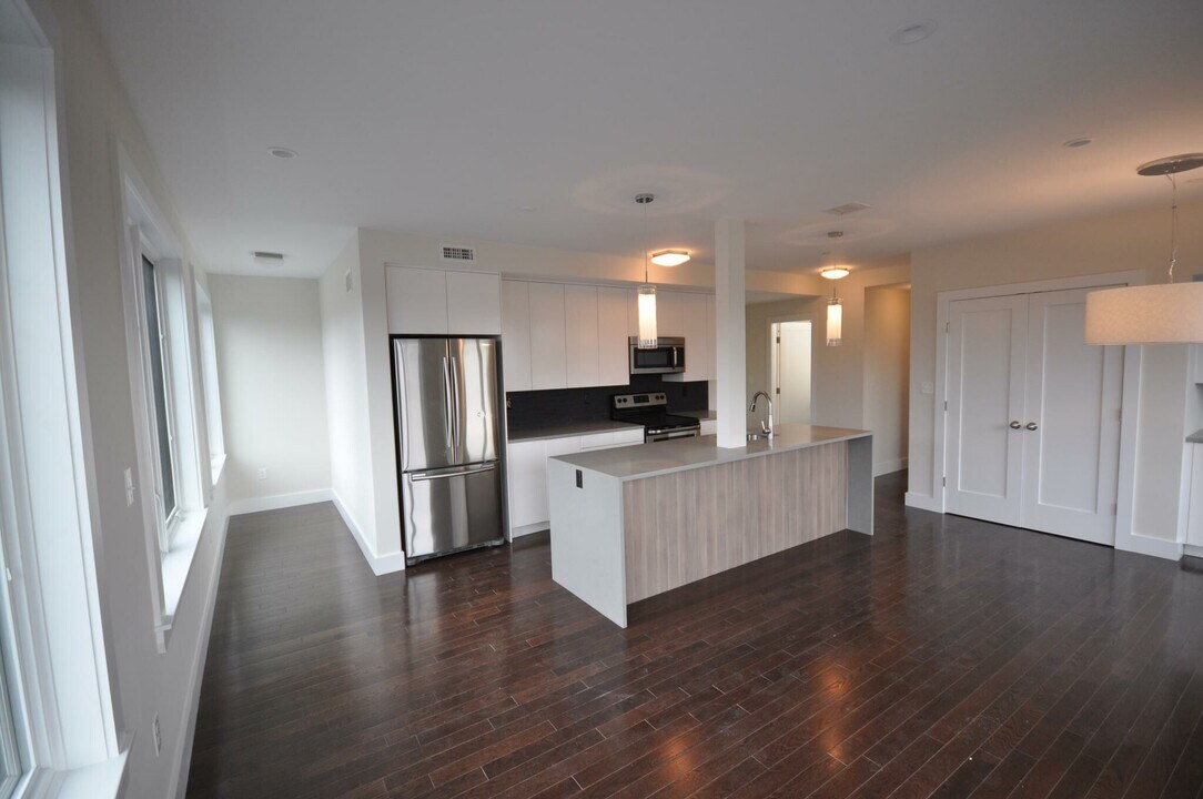 659 Massachusetts Ave, Unit 4 in Boston, MA - Foto de edificio