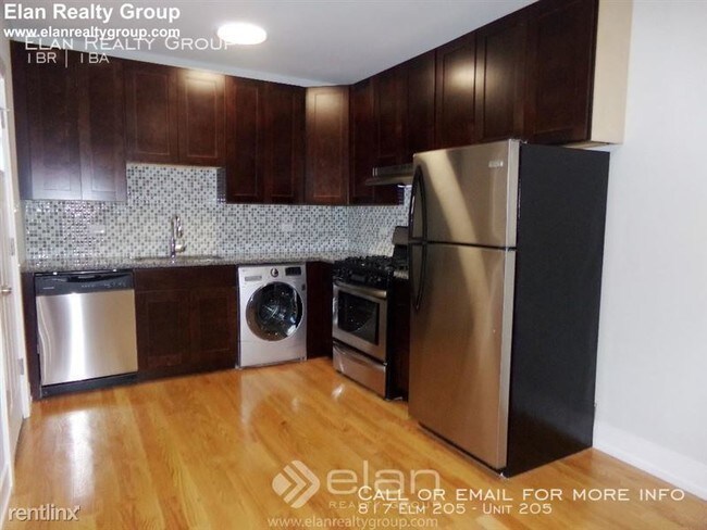 817 Elm St-Unit -Unit 205 in Winnetka, IL - Building Photo - Building Photo