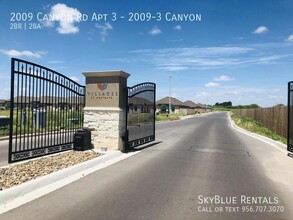 2009 Canyon Rd in Weslaco, TX - Building Photo - Building Photo