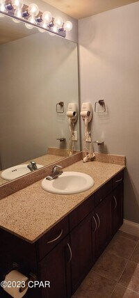 9860 S Thomas Dr photo'