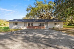 411 NE 26th Ct in Ocala, FL - Building Photo