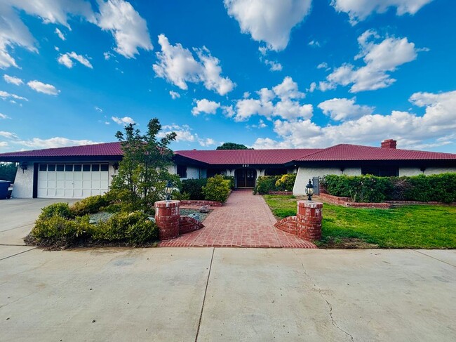 property at 527 Westlake Dr